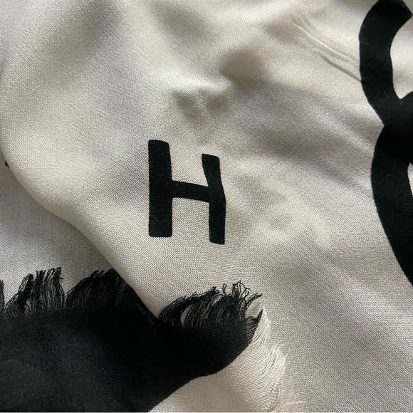 Chanel shawl/ scarf - Picture 7 of 11